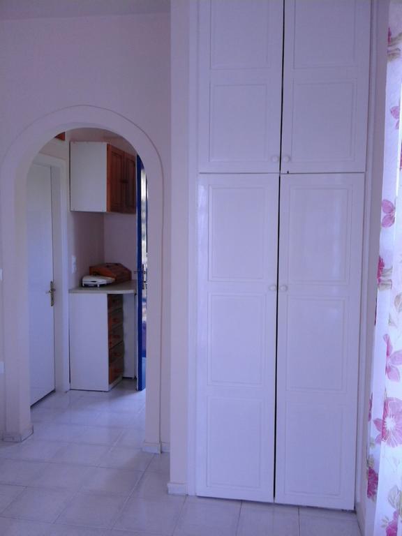 Aprilis Apartments Kionion エクステリア 写真